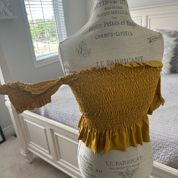 I Am | Smocked Off the Shoulder Crop Top Mustard Sz L - Picture 5 of 7